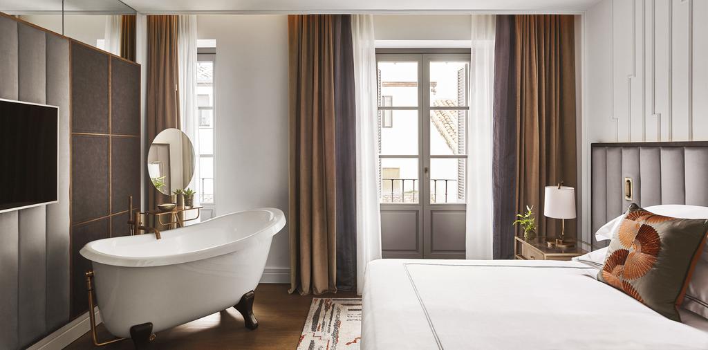 Gran Hotel Ingles Aquatica Bathtub 3